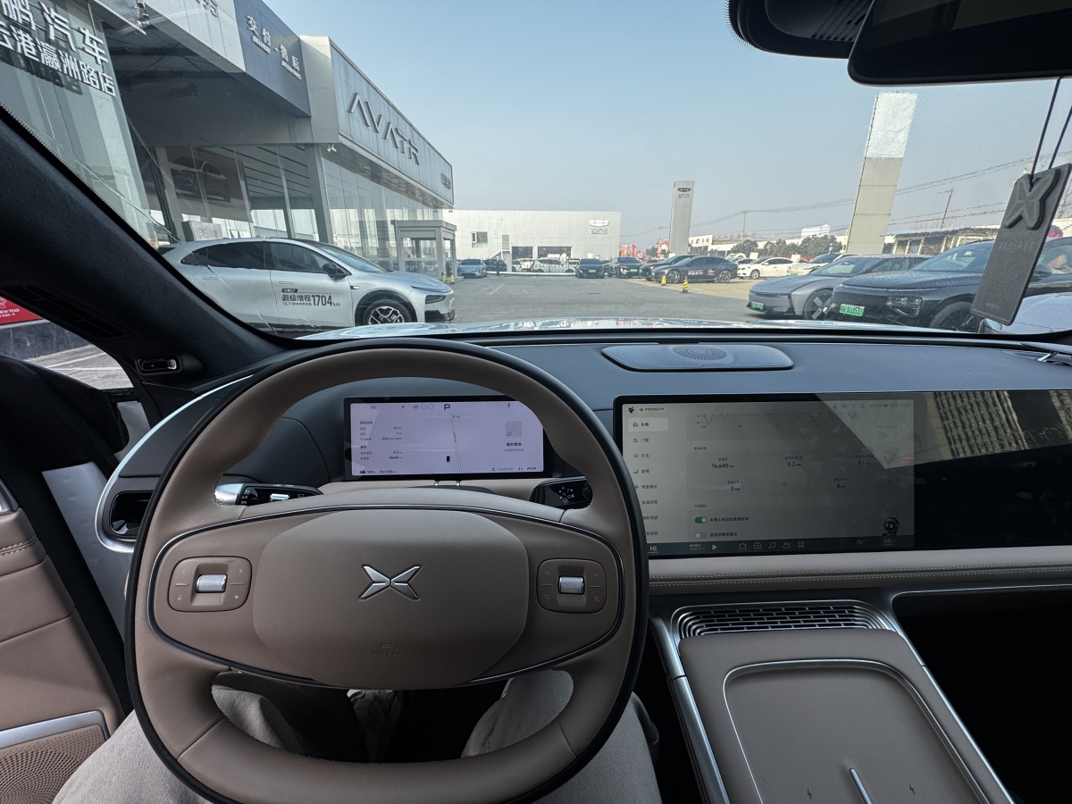 Xpeng G9 2025 #4 Xpeng G9 2025 car image #4