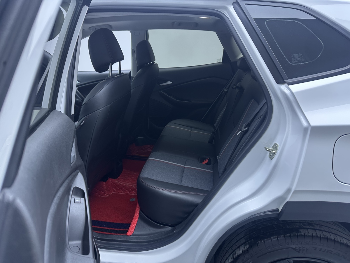 Chevrolet Tracker 2020 immagine di auto #4