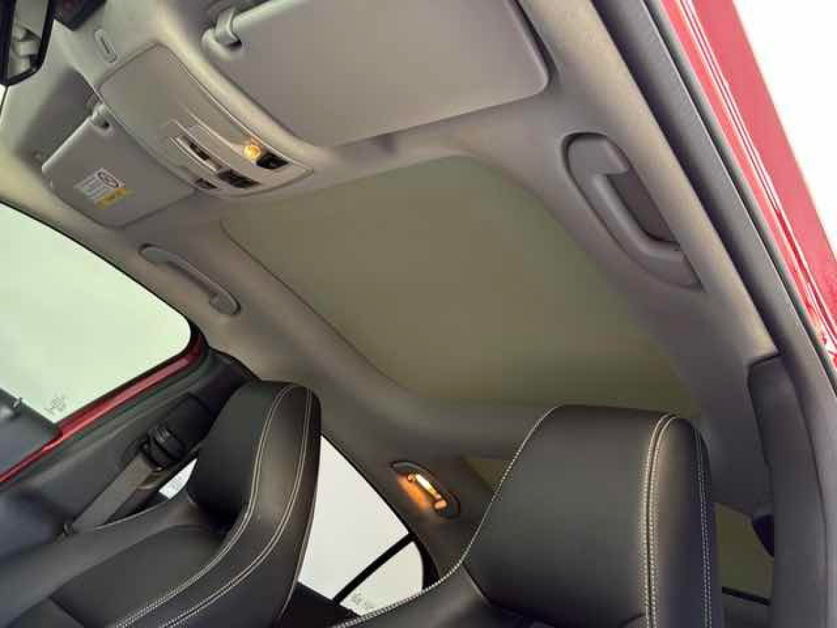 Mercedes-Benz GLA Class 2018 car image #4