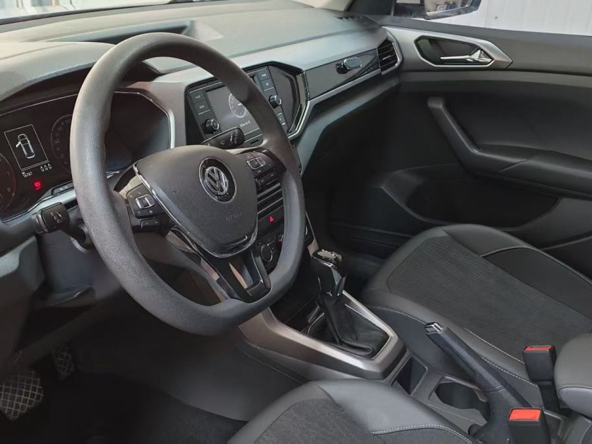 Volkswagen T-Cross 2019 car image #4