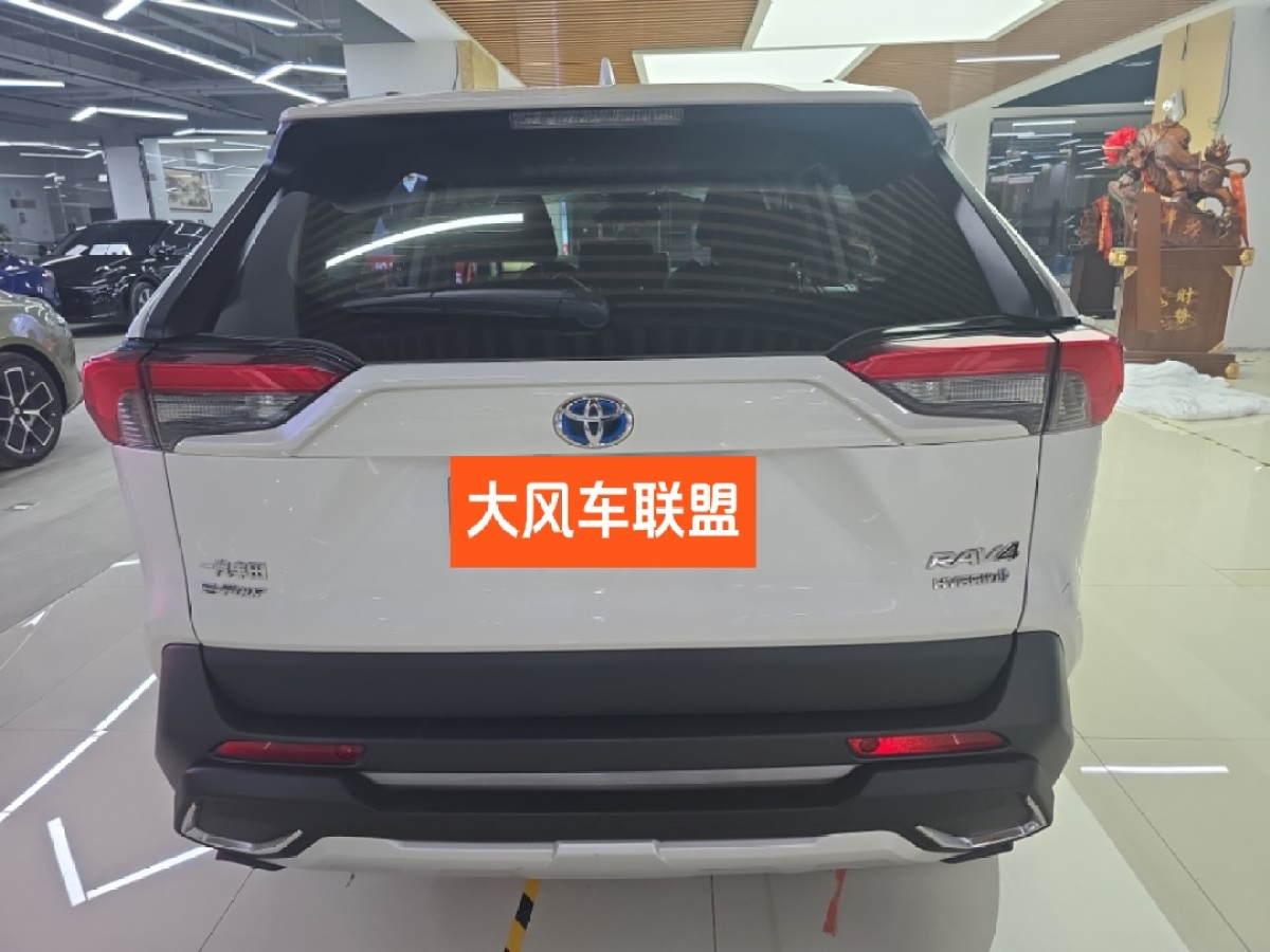 Toyota RAV4 2021 car image #4