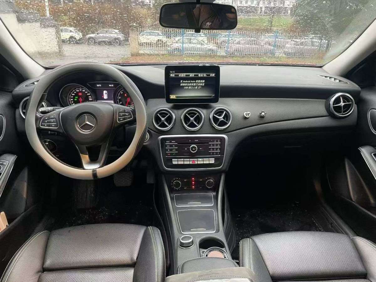 Mercedes-Benz 2018 car image #4