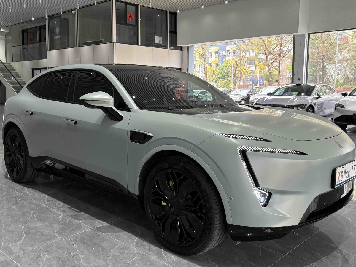 Avatr 11 2023 car image #4