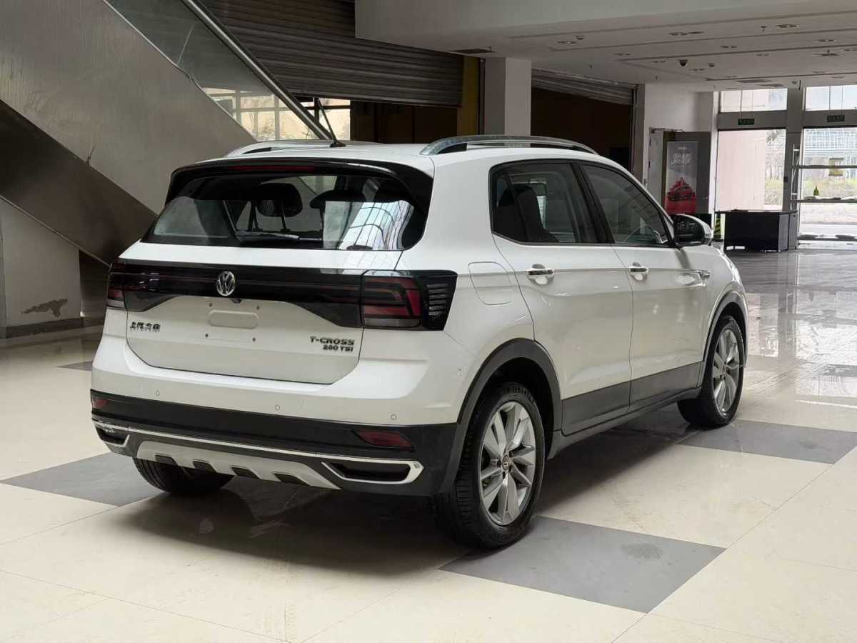 Volkswagen 2019 car image #4