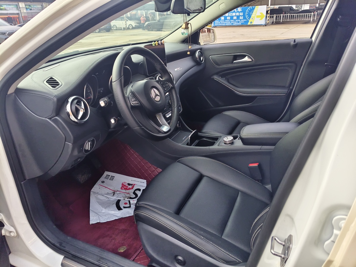 Mercedes-Benz 2018 car image #4