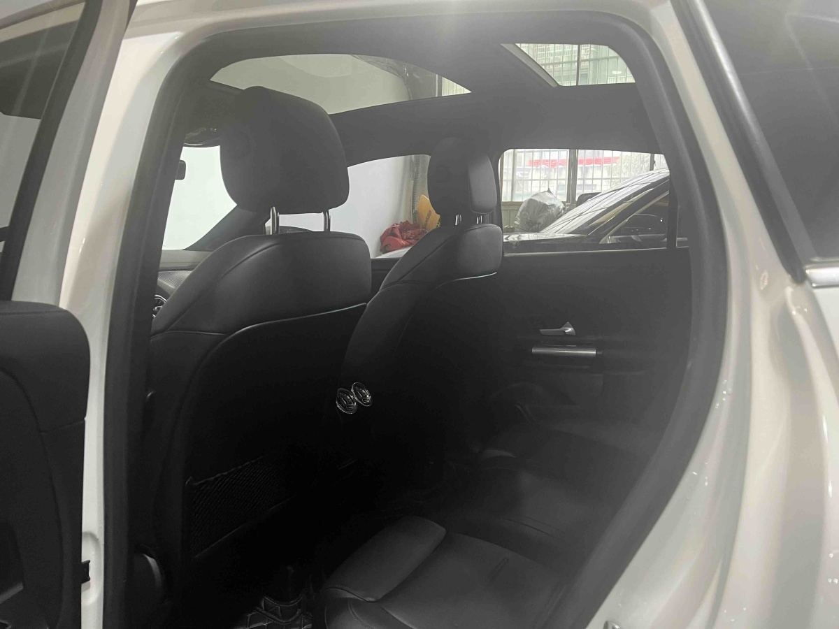 Mercedes-Benz GLA Class 2020 car image #4