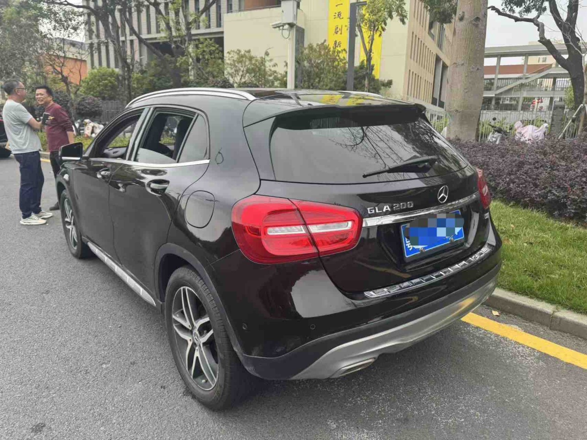 Mercedes-Benz GLA Class 2017 car image #4