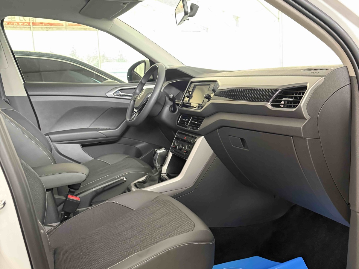 Volkswagen T-Cross 2020 #4 Volkswagen T-Cross 2020 car image #4