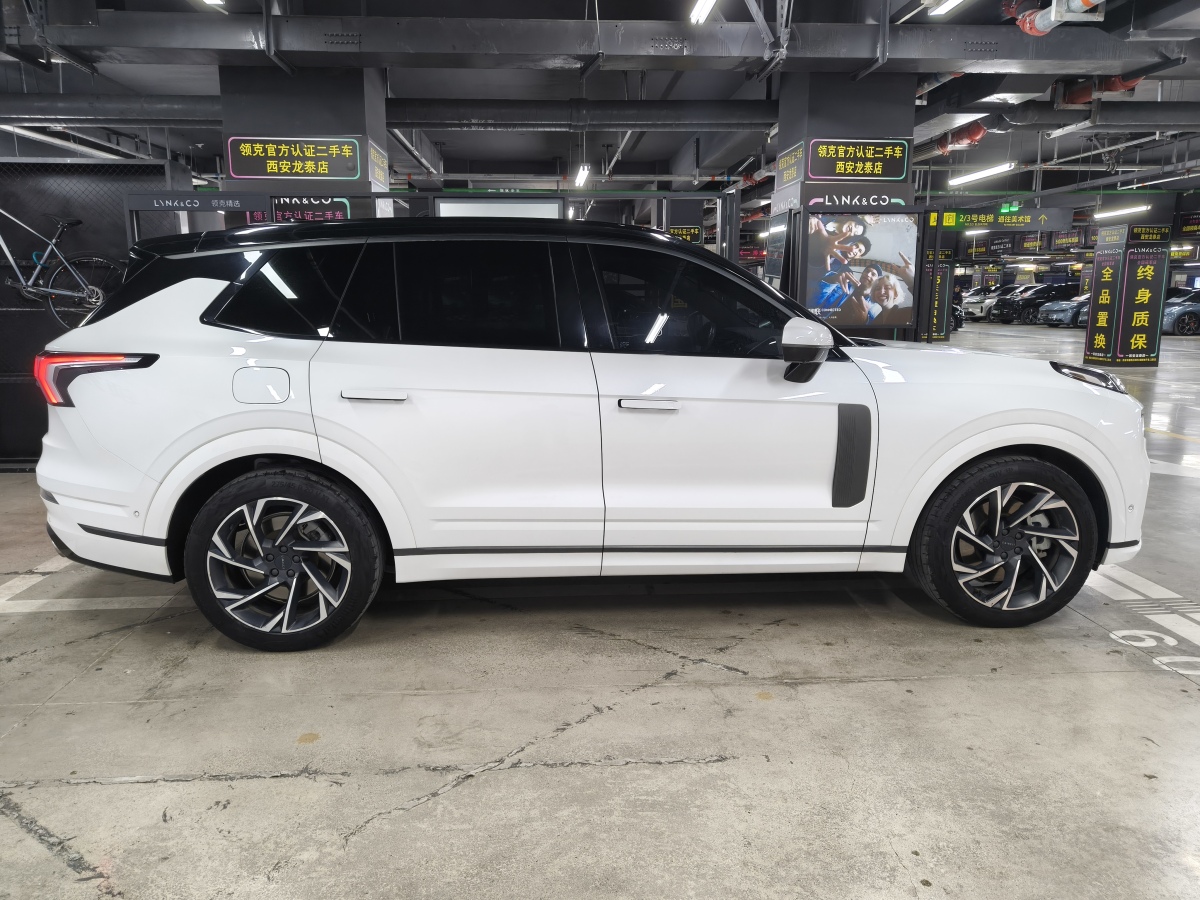 Lynk & Co 09 EM-P 2022 car image #4