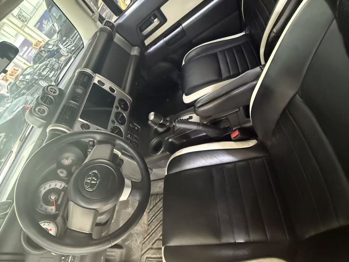 Toyota FJ Cruiser 2017 car image #4