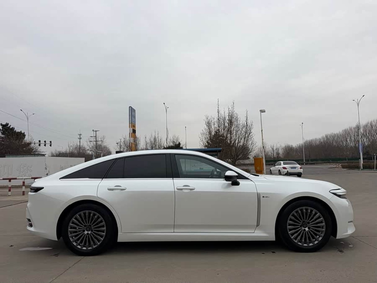 Toyota Crown 2025 immagine di auto #4