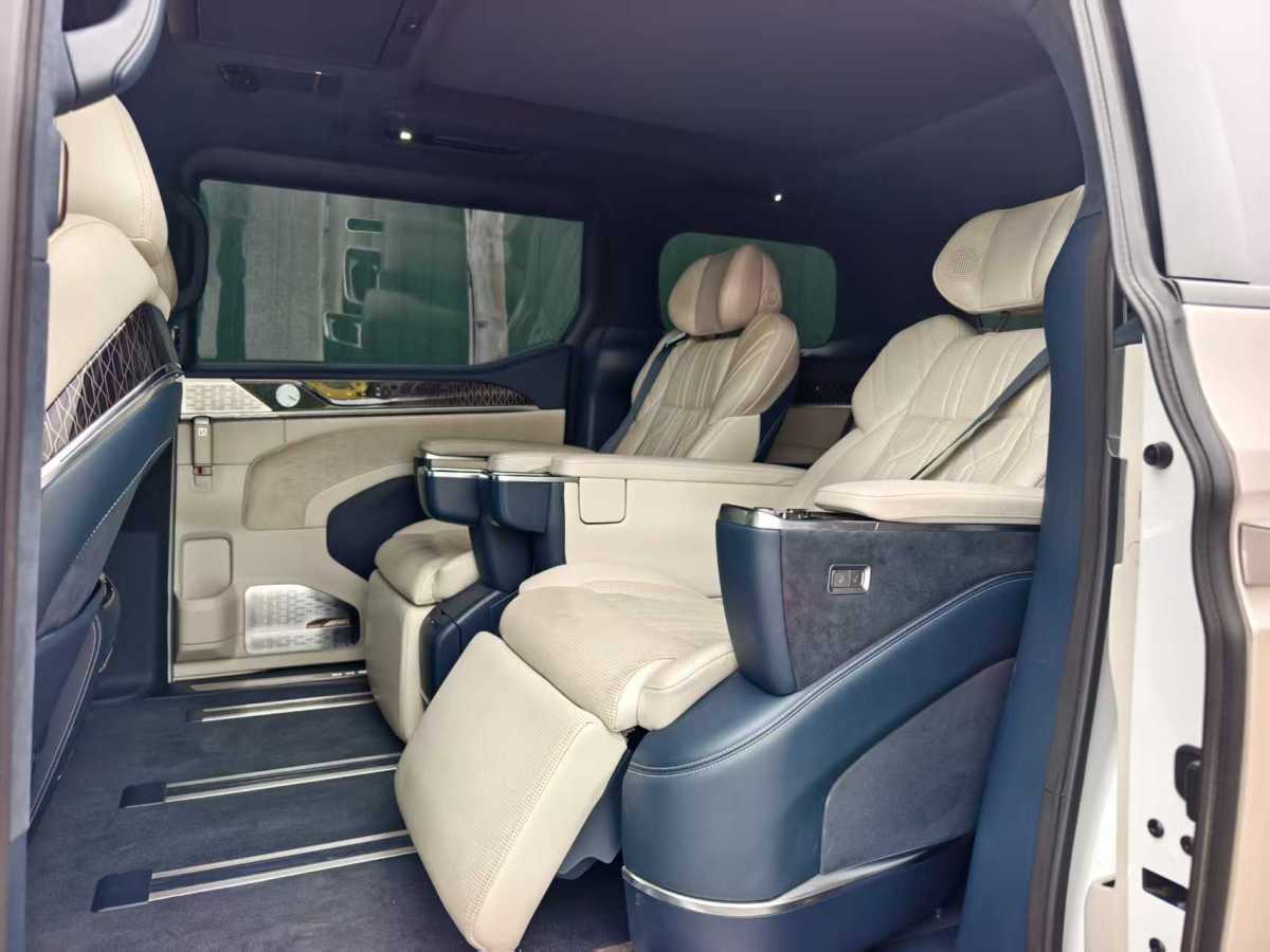 极氪 极氪009 2023 汽车图片 #4