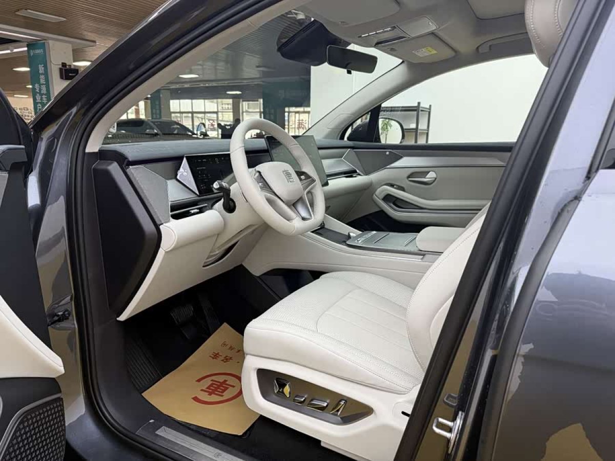 BYD Tang L 2025 immagine di auto #4