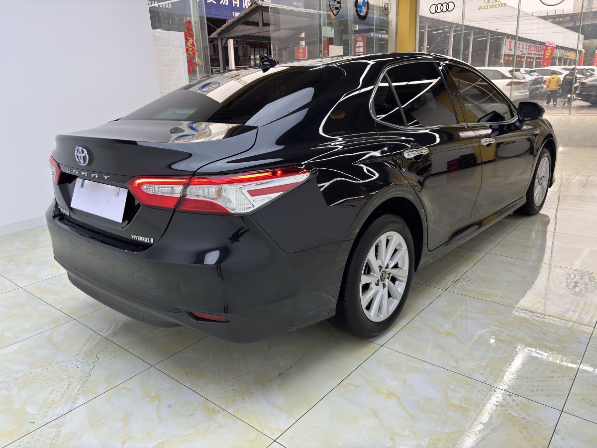 Toyota Camry 2023 car image #4