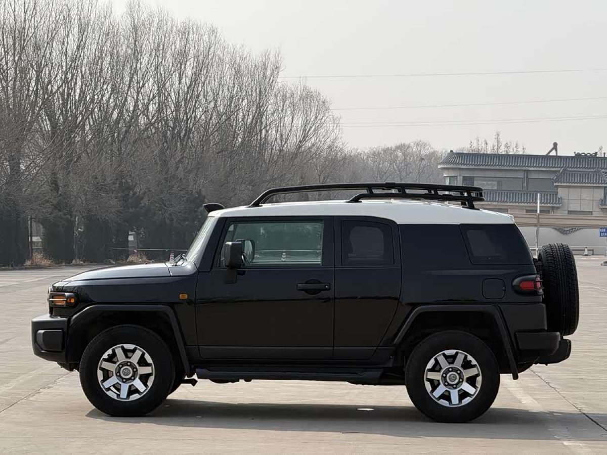 Toyota FJ Cruiser 2011 car image #4