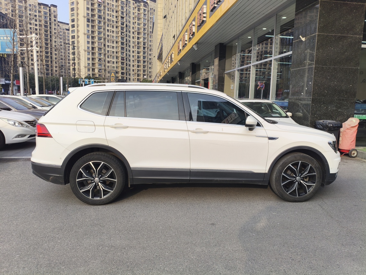 Volkswagen Tiguan X 2017 imagem de carro #4