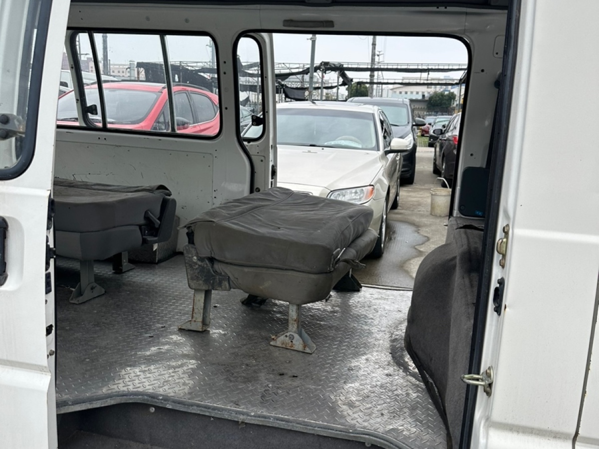 Soueast Delica 2013 car image #4