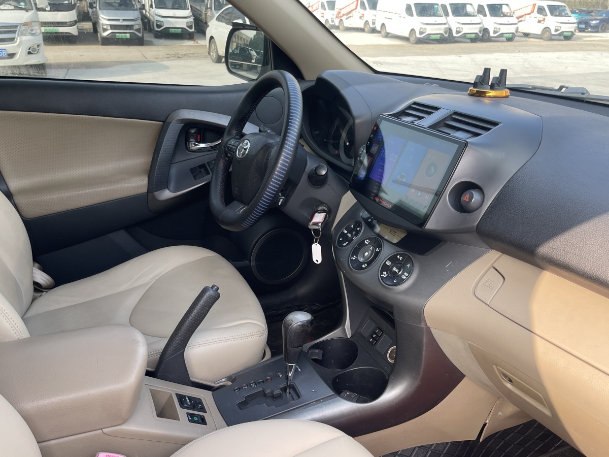 Toyota RAV4 2016 imagen de coche #4