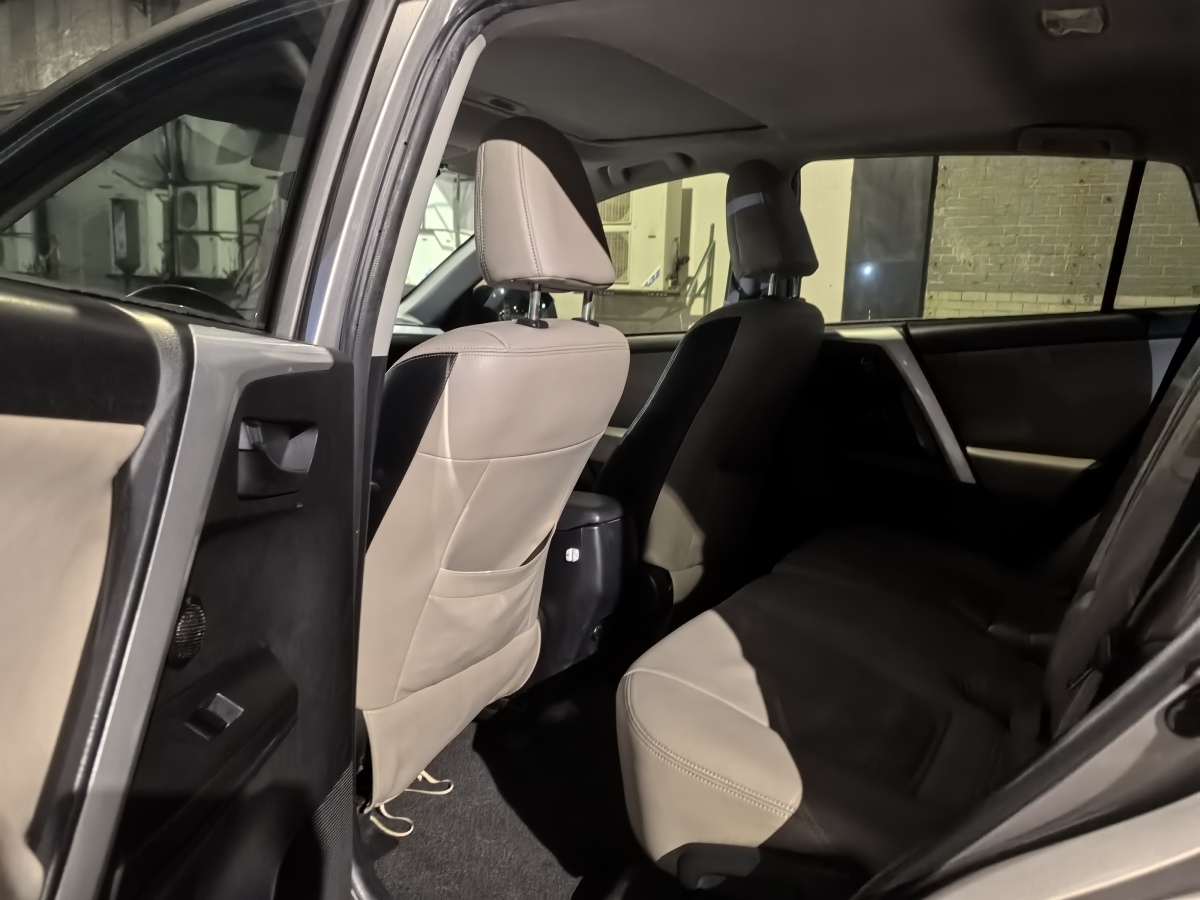 Toyota RAV4 2017 #4 Toyota RAV4 2017 car image #4