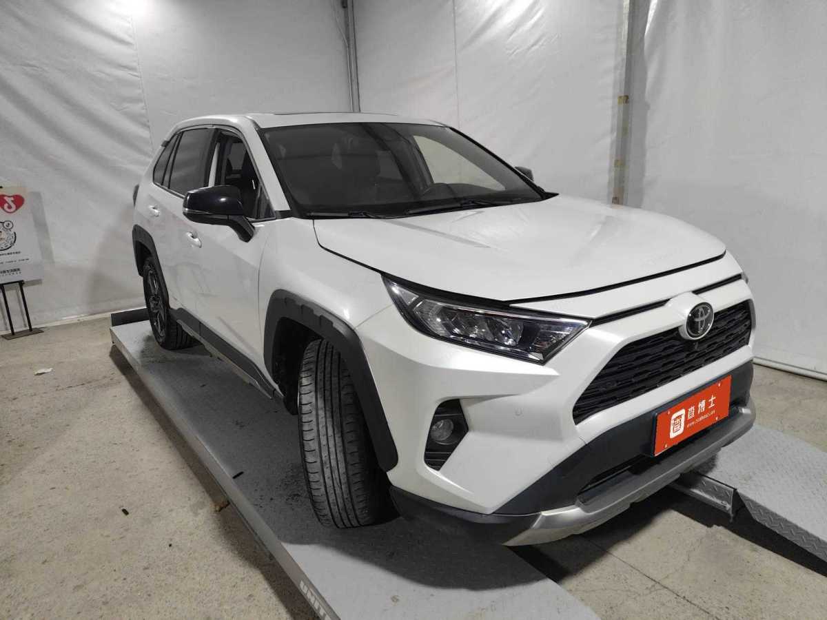 Toyota RAV4 2022 car image #4