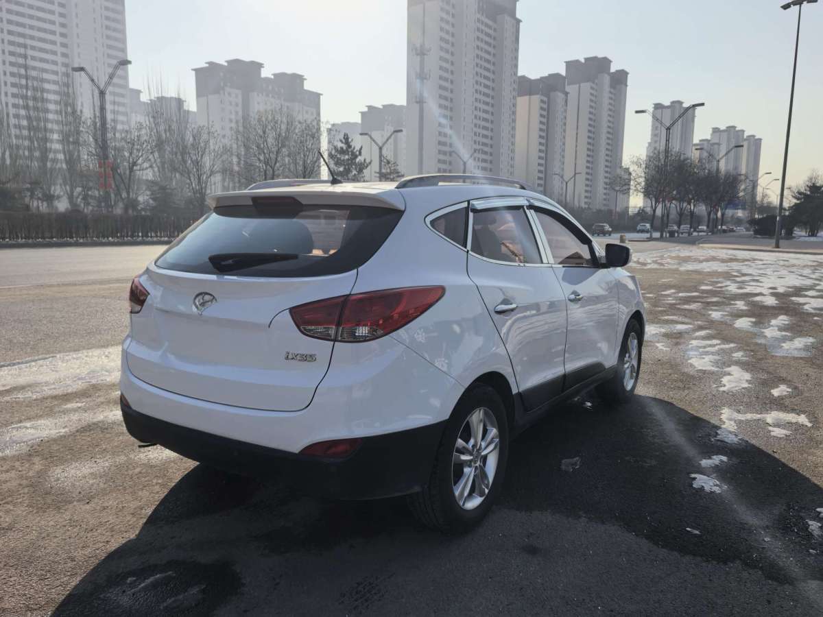 Hyundai ix35 2013 car image #4