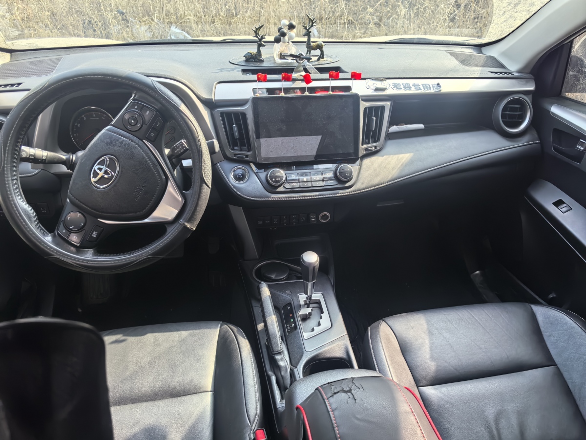 Toyota RAV4 2018 car image #4