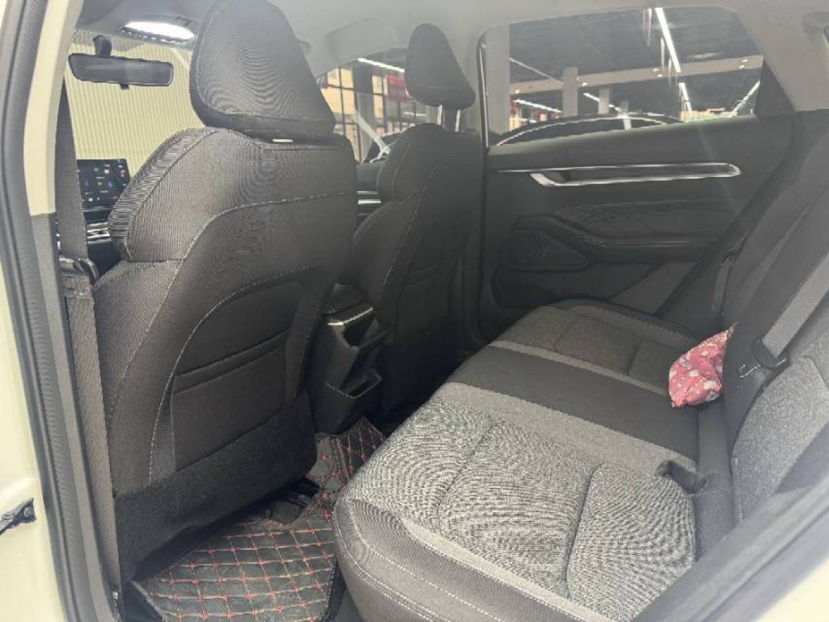 GEELY Emgrand 2025 car image #4