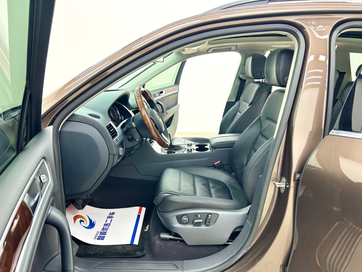 Volkswagen Touareg 2014 car image #4