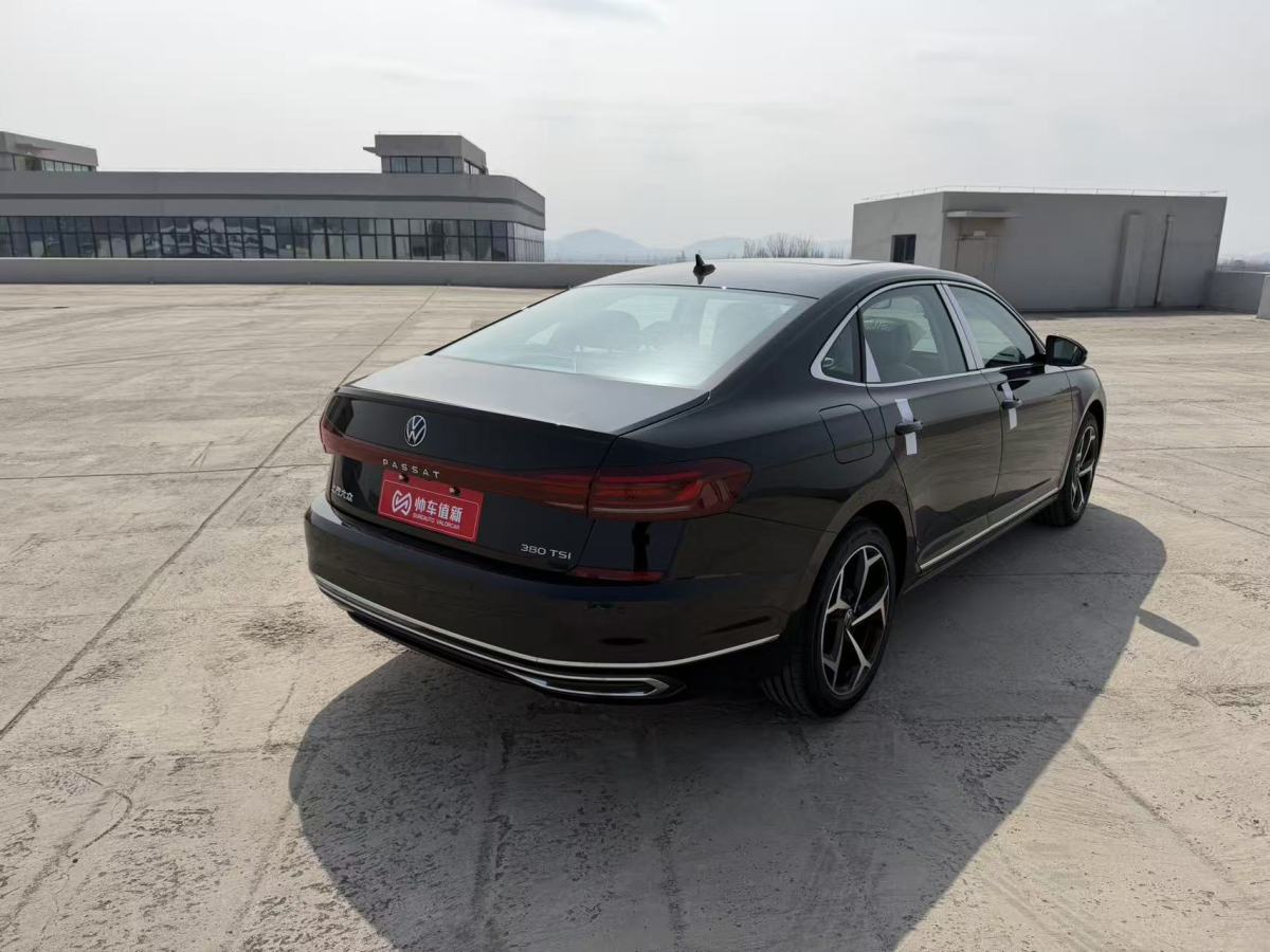 Volkswagen Passat 2026 car image #4