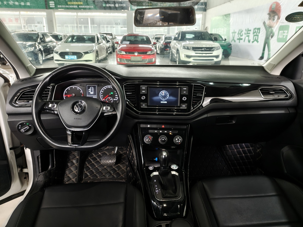 Volkswagen T-Roc 2018 #4 Volkswagen T-Roc 2018 car image #4