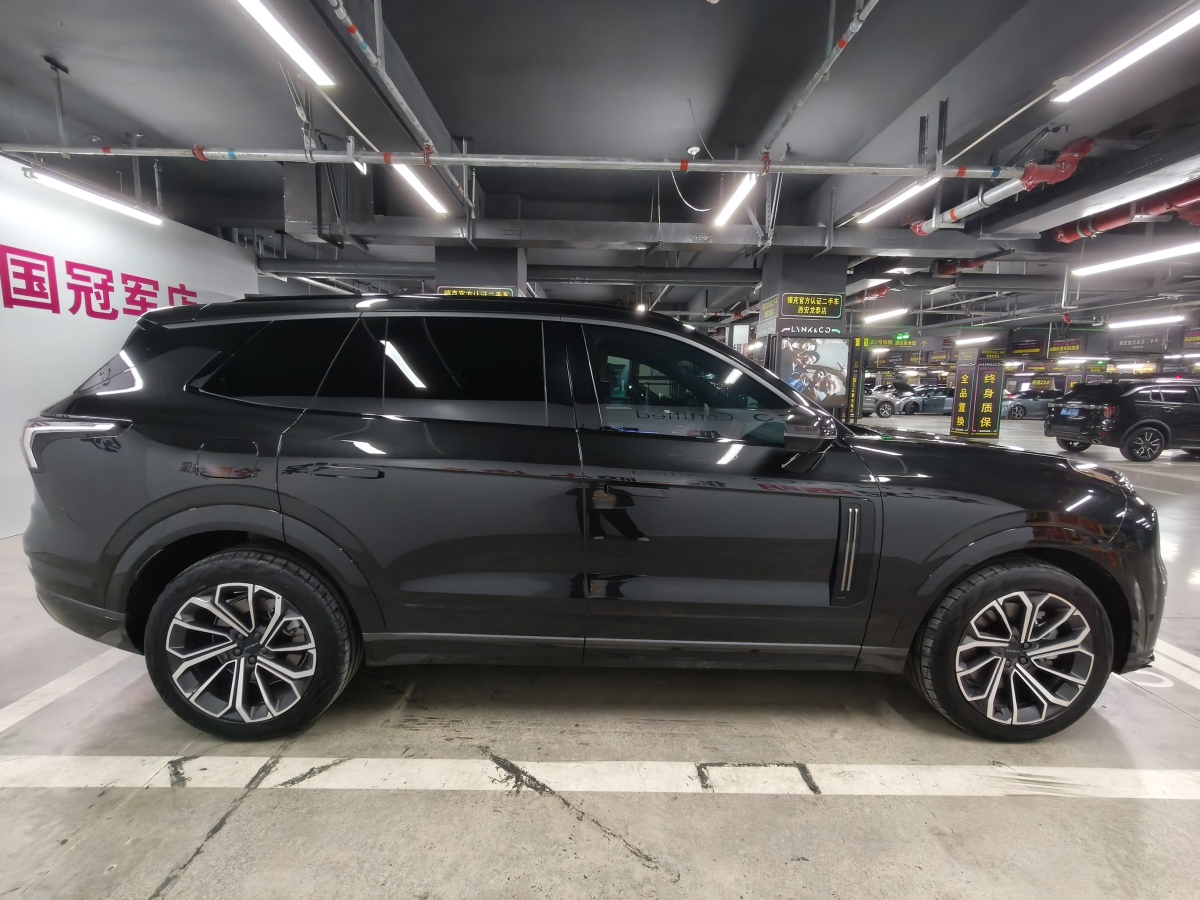 Lynk & Co 09 EM-P 2025 car image #4