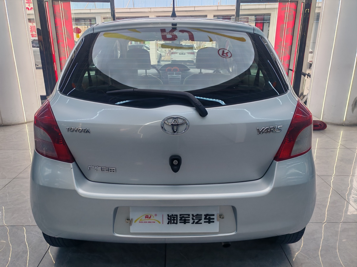 Toyota Yaris 2010 car image #4