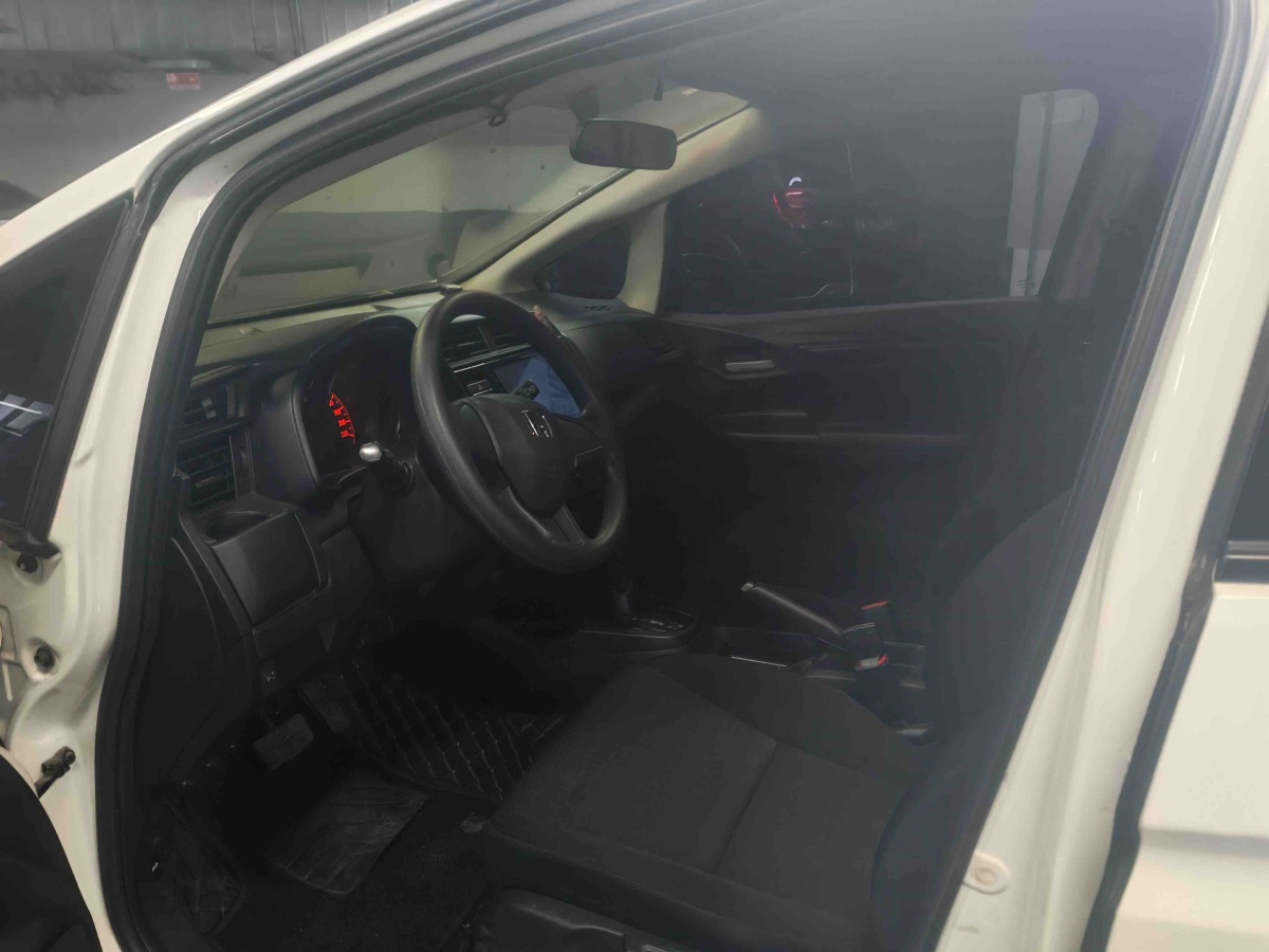 Honda Fit 2018 صورة سيارة #4