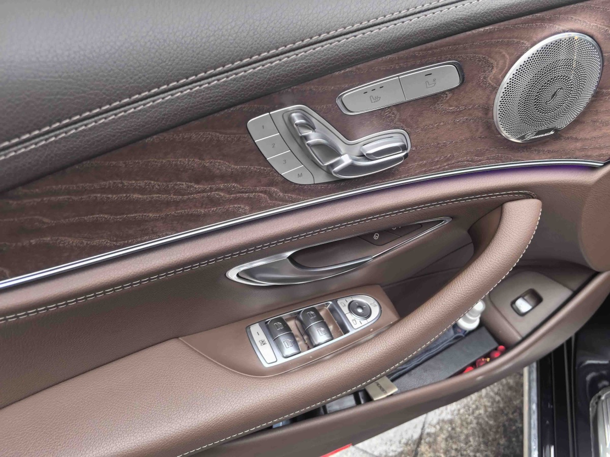 Mercedes-Benz E Class 2022 car image #4