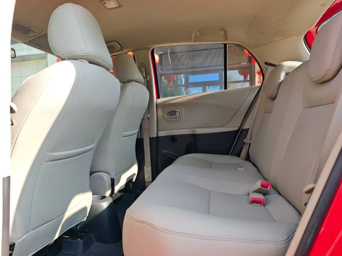 Toyota Yaris 2011 изображение автомобиля #4