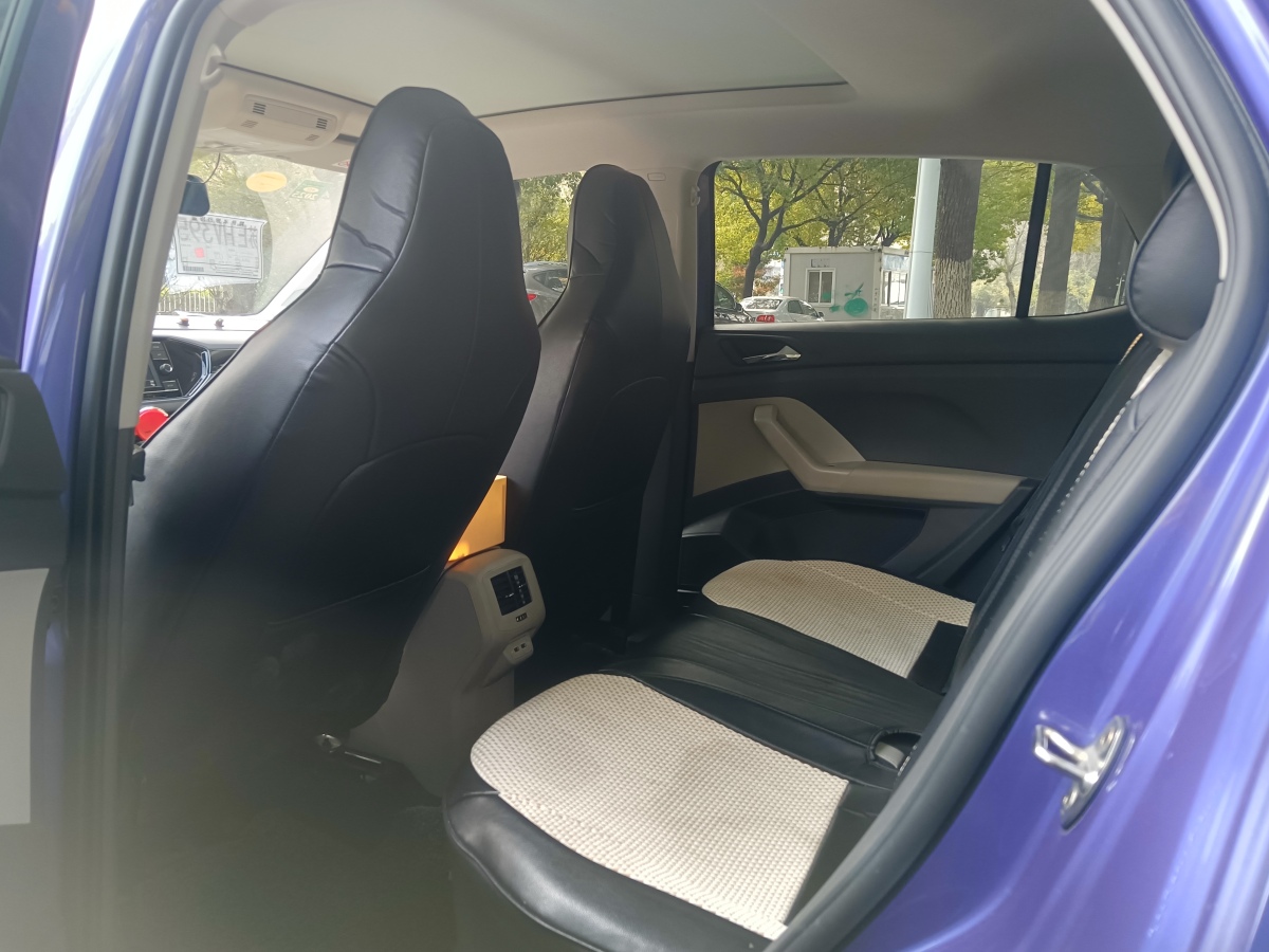Volkswagen T-Cross 2020 car image #4
