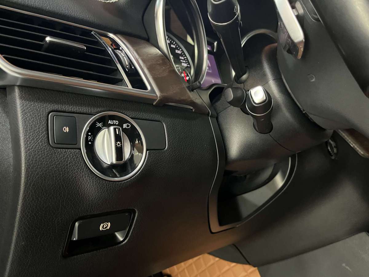 Mercedes-Benz GLS Class 2016 car image #4