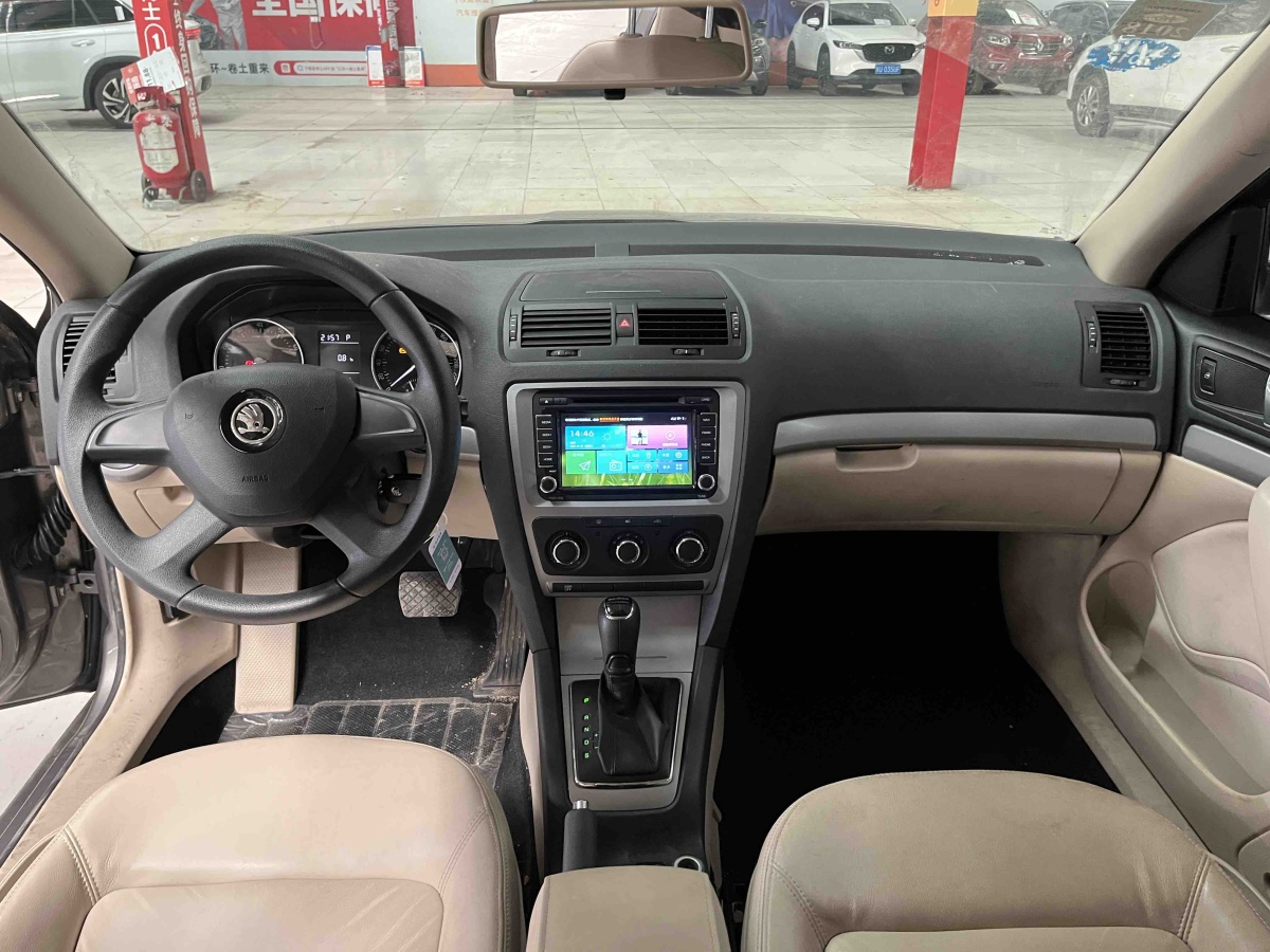 Skoda Octavia 2016 car image #4