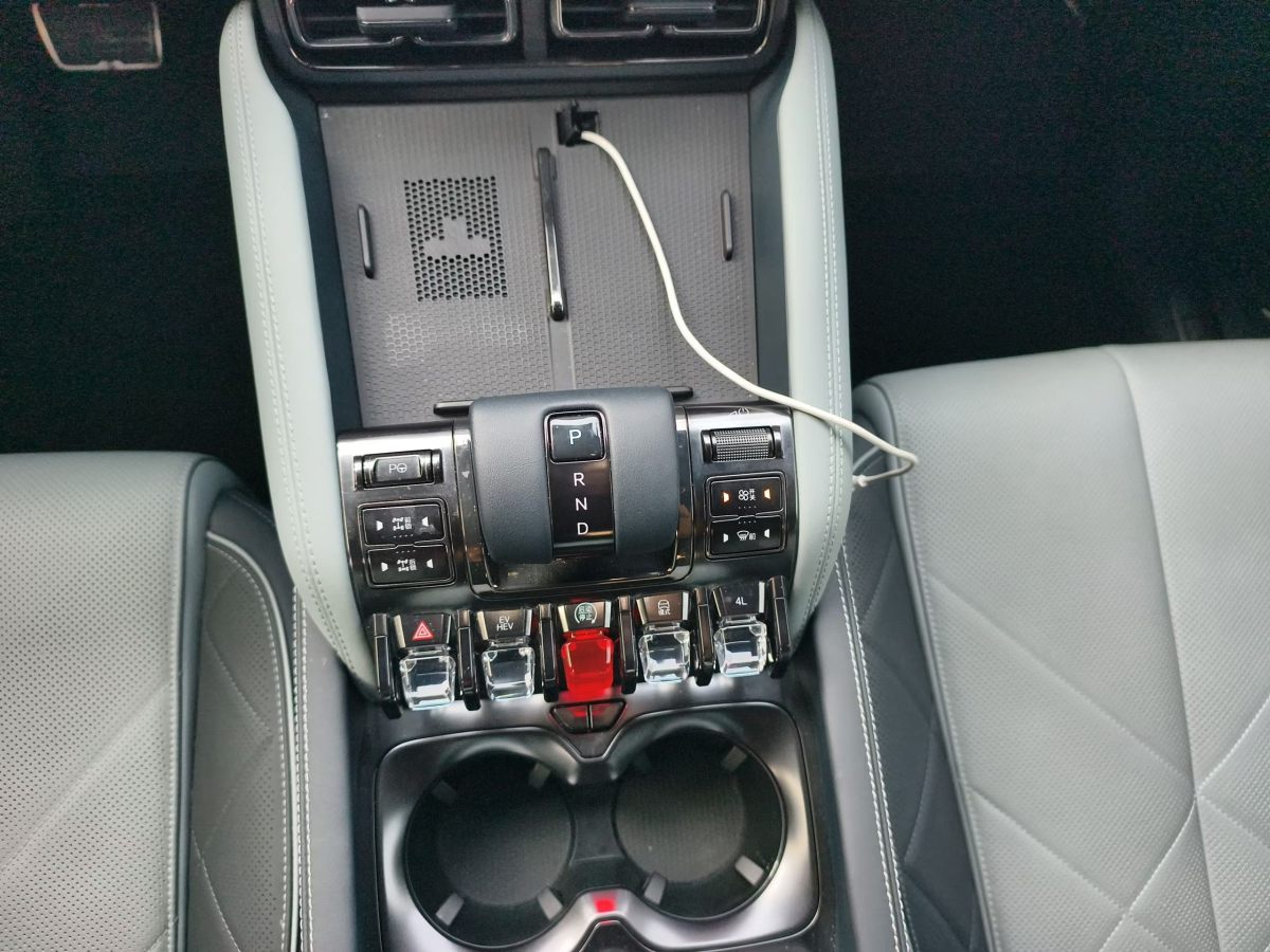 FangChengBao Leopard 5 2025 صورة سيارة #4