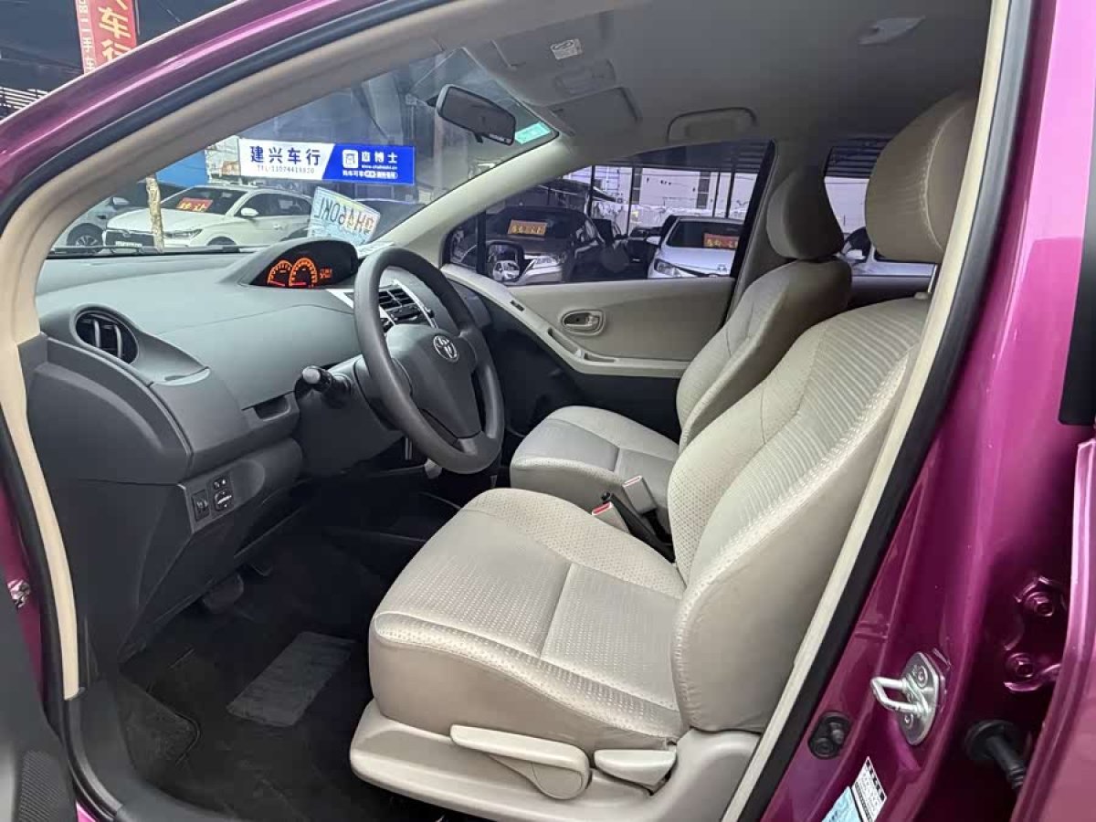 Toyota Yaris 2012 car image #4