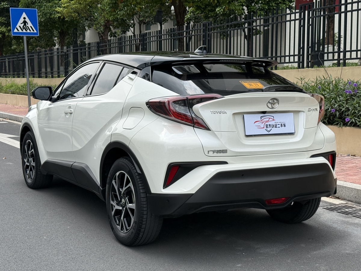 Toyota C-HR 2020 car image #4