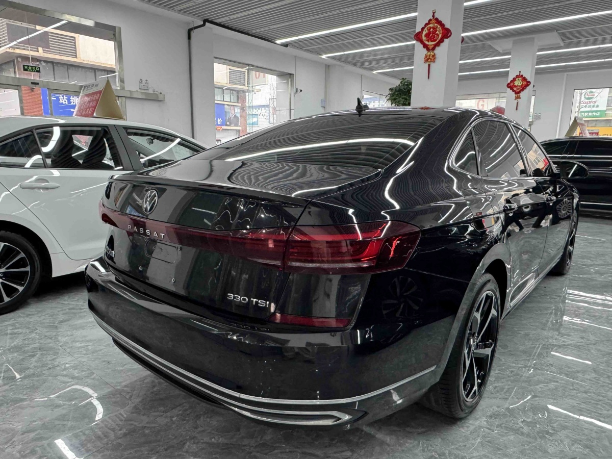 Volkswagen Passat 2023 صورة سيارة #4