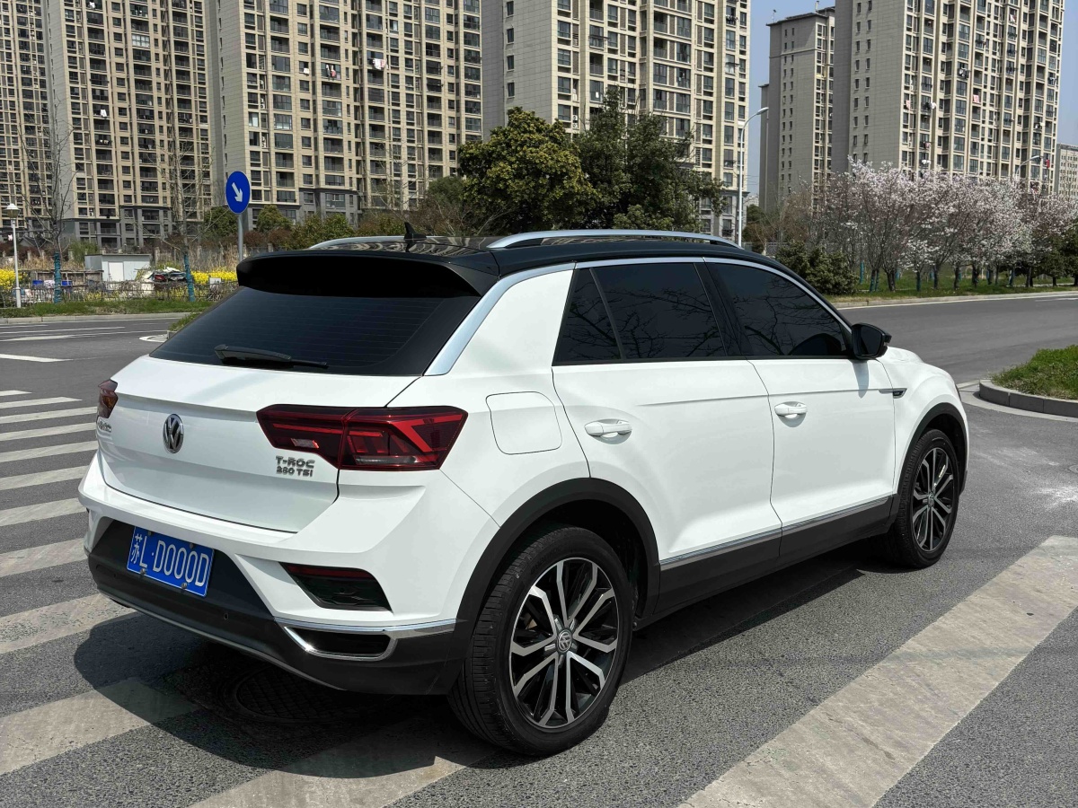 Volkswagen T-Roc 2019 car image #4