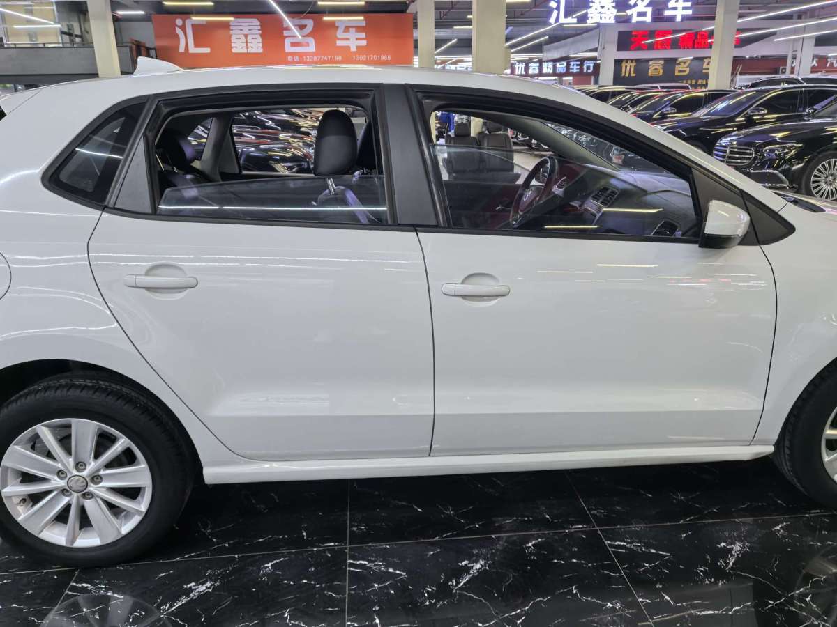 Volkswagen Polo 2016 car image #4