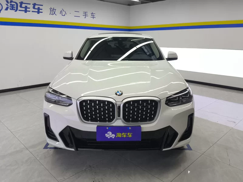 BMW X4 M40i 2024 car image #4