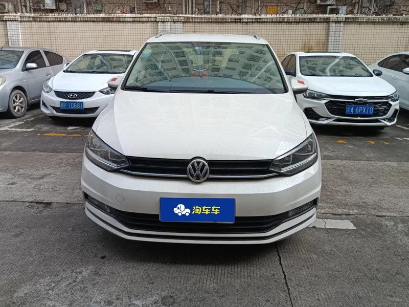 Volkswagen Touran 2018 car image #4