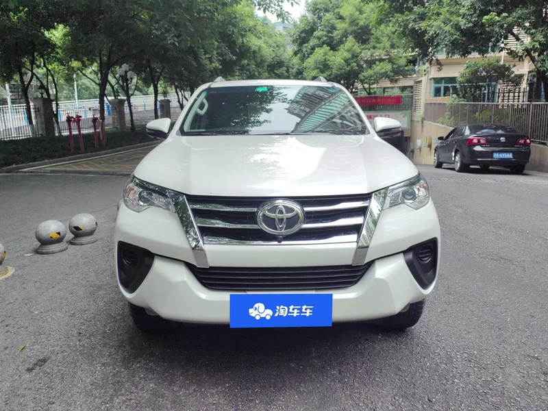Toyota Fortuner 2018 car image #4