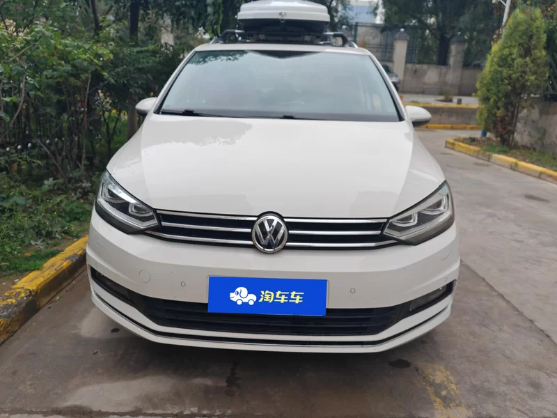 Volkswagen Touran 2018 car image #4