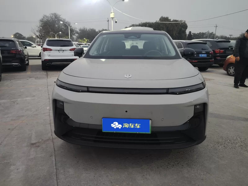 零跑汽车 零跑B10 2025 汽车图片 #4