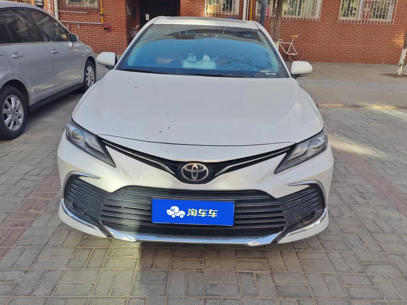 Toyota Camry 2023 image de voiture #4